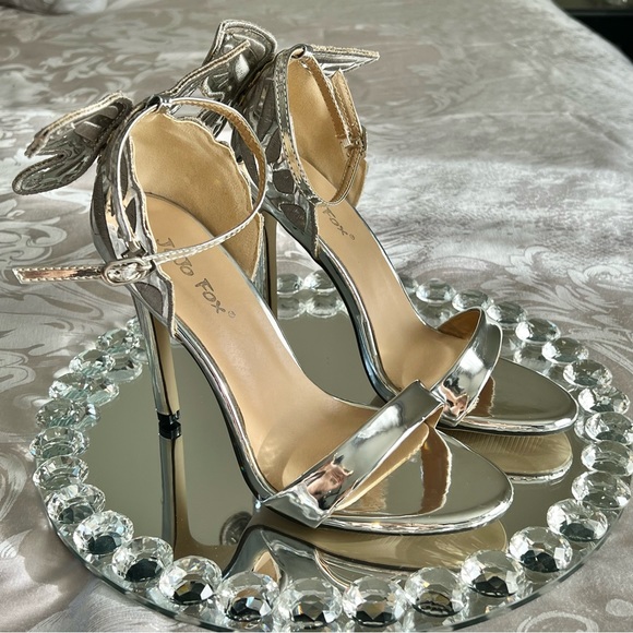 Fashion Butterfly High Heels - Picture 4 of 10